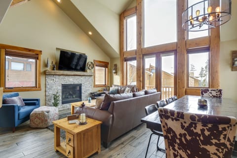 Colorado Lodge w/ Mtn Views - 3 Mi to Winter Park! Apartment in Fraser