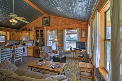 Cozy Medina Cottages w/ Patio & Mountain Views! House in Rio Grande