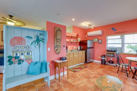 Vibrant Condo - Walk to Indian Rocks Beach! Apartment in Indian Rocks Beach