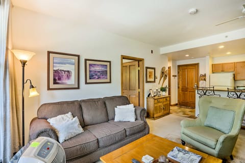 Lavish Escape - 3 Mi from Beaver Creek Resort! Apartment in Avon