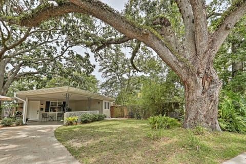 Orlando Vacation Rental < 2 Miles to Lake Ivanhoe! Cottage in Winter Park