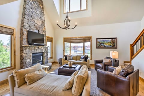 Downtown Frisco Home w/Mtn View, 11Mi to Ski Breck House in Frisco