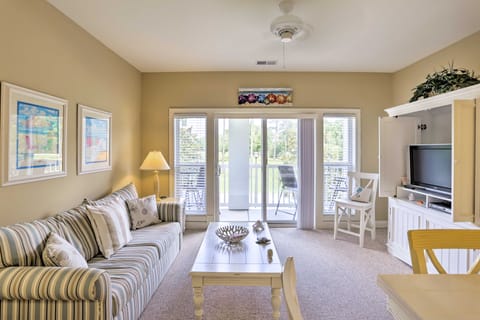 Chic Myrtle Beach Condo in World Tour Golf Resort! Apartment in Carolina Forest