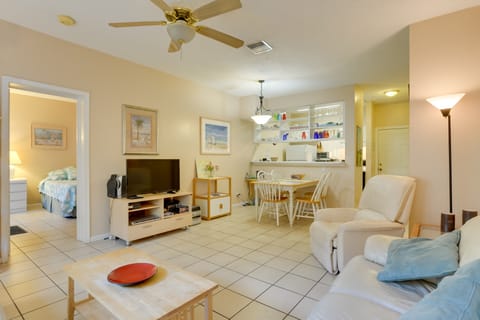 Ft Lauderdale Area Condo - Walk to Beach & Shops! Apartment in Lauderdale-by-the-Sea