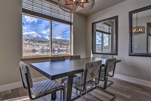 Silverthorne Waterfront Home: Hot Tub & Mtn View! Apartment in Silverthorne