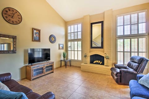 Ideal Getaway w/ Patio & Pool Access - Near Hiking Appartement in Tucson