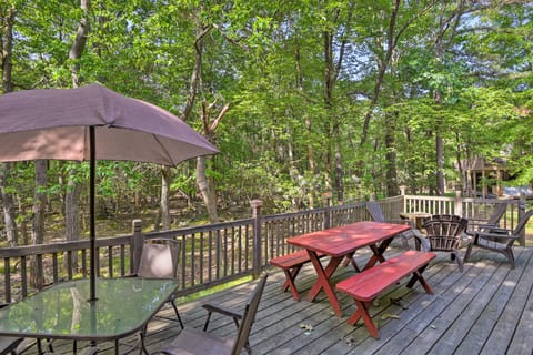 Lake Harmony House w/Deck & Big Boulder Views Casa in Hickory Run State Park