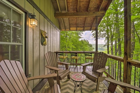 Beech Mountain Escape w/ Mtn Views & Fireplace! House in Beech Mountain