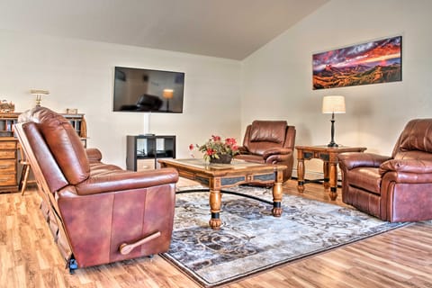 Montrose Townhome 13 Mi to Black Canyon Nat’l Park Apartment in Montrose