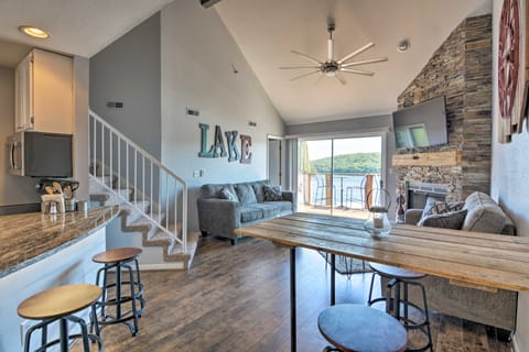 Lake of the Ozarks Condo w/ Deck, Pool, & Views! Apartment in Osage Beach