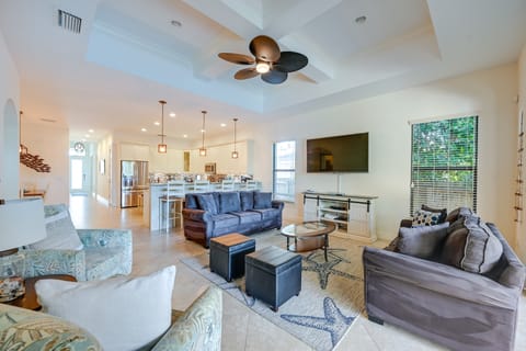 Chic Naples Retreat w/ Private Heated Pool & Lanai House in Naples Park