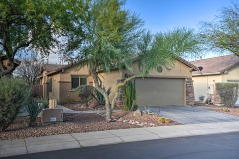 Luxe Anthem Home w/ Grilling Patio Near Hiking! House in Anthem
