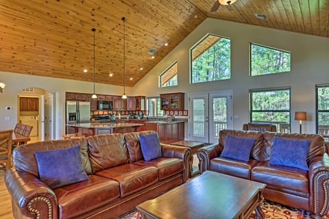 Lakeside Cabin w/ Decks & Amazing Edler Lake Views Haus in Pinetop-Lakeside