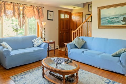 Pet-Friendly West Yarmouth Home 1/2 Mi to Beach House in Hyannis