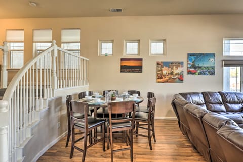 Sparks Home w/ Dock & Patio, 35 Miles to N. Tahoe! Maison in Sparks