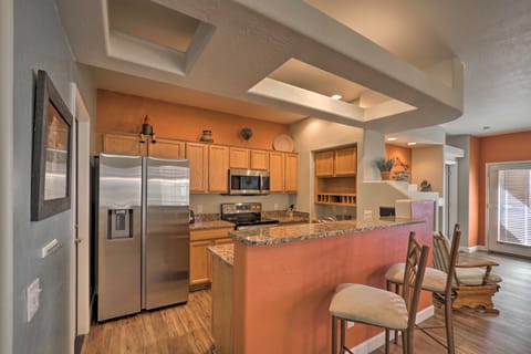 Oro Valley Condo w/ Pool; Mins to Golf & Hiking! Eigentumswohnung in Oro Valley