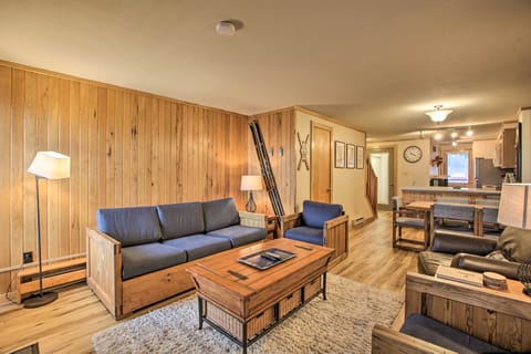 Slopeside Snowshoe Condo - Walk to Ski Lifts! Apartment in Snowshoe