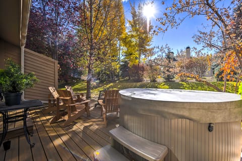 Park City Townhome w/ Hot Tub 1 Mile to Ski Lift! Eigentumswohnung in Snyderville