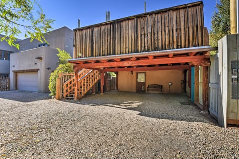 Taos Studio w/ Shared Hot Tub in Historic District Apartment in Taos