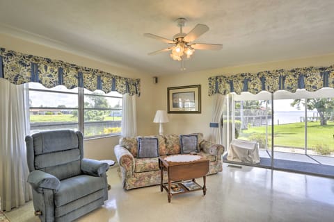 Waterfront Port Charlotte Cottage w/ Private Dock! Cottage in Port Charlotte