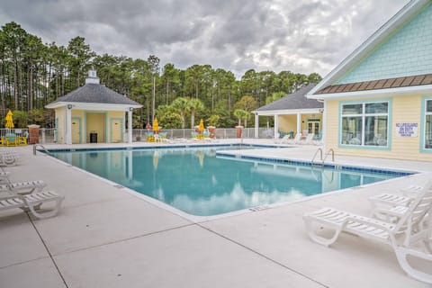 Tupelo Bay Golf Resort Condo - 1 Mile to Beach! Apartment in Garden City