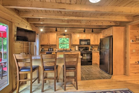 Updated Log Cabin Near Story Land & Diana's Baths! House in Madison
