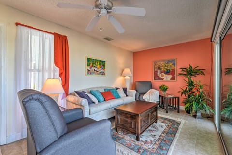 Lovely Updated Home w/Community Amenities & Lanai! Haus in Lady Lake