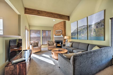 Pagosa Springs Getaway w/ Patio & Lake Views! Apartment in Pagosa Springs