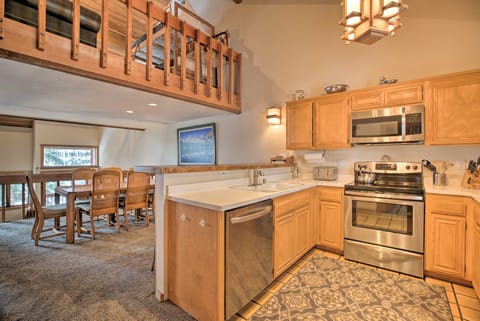 The Mammoth Lodge by Hiking, Lakes, Skiing & More! Apartment in Mammoth Lakes