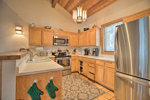 The Mammoth Lodge by Hiking, Lakes, Skiing & More! Apartment in Mammoth Lakes