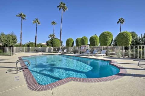 Condo w/Mountain Views-3mi to DT Palm Springs Apartment in Palm Springs