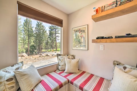 Mammoth Lakes Condo w/ Community Pool & Hot Tub! Copropriété in Mammoth Lakes