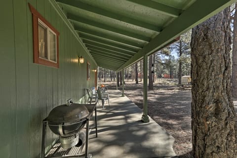 Forested Home: Trailer Parking & Snow Play Area! House in Flagstaff