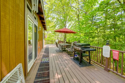 New Hampshire Vacation Rental - Walk to Beach! House in Madison