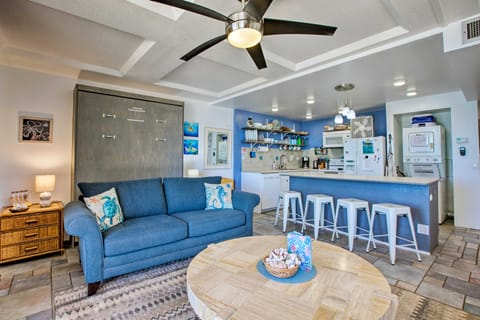 Updated Makaha Condo w/ Pool & Ocean-View Lanai! Appartement in Makaha