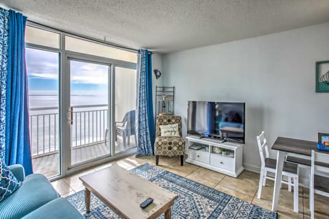 Oceanfront Vacation Rental in North Myrtle Beach! Apartment in Atlantic Beach