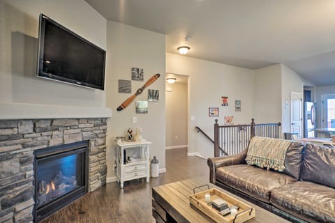 Colorado Springs Townhome w/ Game Room & Mtn Views Condominio in Black Forest