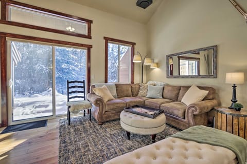 McCall Condo w/ 4 SUPs & Snow Tubes - Walk to Lake Appartement in McCall