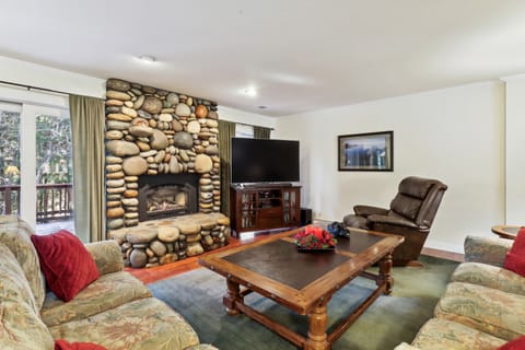 Lake Tahoe Family Home w/ Hot Tub & Game Room! House in Incline Village