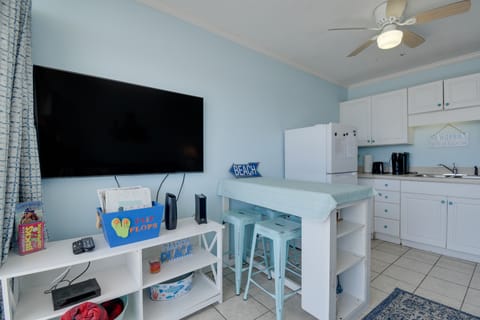 Oceanfront Gem w/ Deck in North Myrtle Beach Apartment in North Myrtle Beach