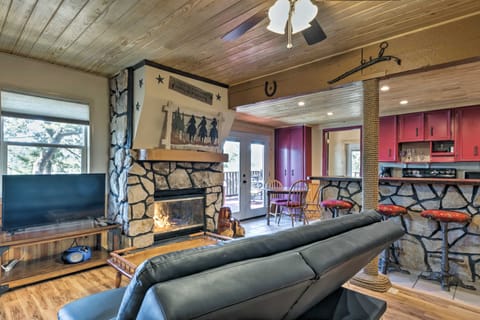 Lavish Condo w/2 Decks - 5mi to Ruidoso Downs Condo in Ruidoso