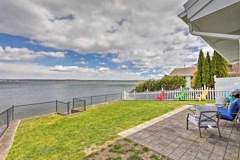 Waterfront Portsmouth Cottage: 8 Mi. From Newport! Cottage in Portsmouth