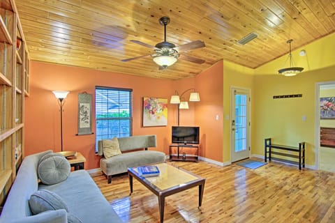 Walkable Mount Dora Gem in Historic District Apartment in Mount Dora