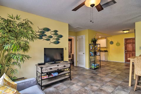 Updated Condo Near Beach: Ideal Walkable Location! Apartment in Indian Rocks Beach