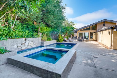 Pool & Coastline Views: Luxe La Jolla Home House in La Jolla