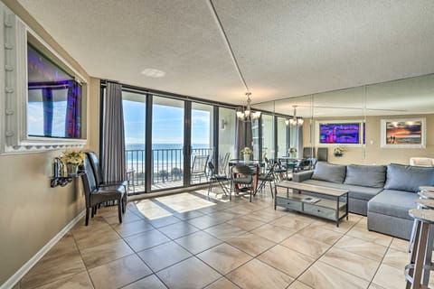 Chic PCB Condo w/ Pool Access + Beachfront Balcony Apartamento in Edgewater Gulf Beach