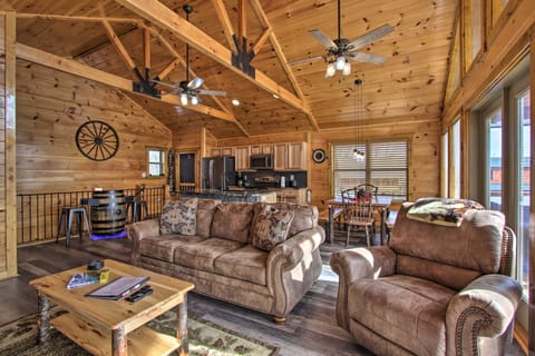 Smoky Mtn Log Cabin w/ Hot Tub & Panoramic Views! House in Sevier County