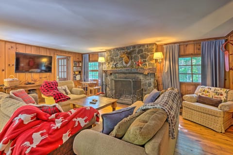 Charming Wilmington Cabin, 8 Mi. to Mt Snow! House in Wilmington