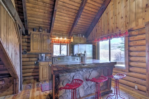 Rustic Cabin 20 Mins to Capitol Reef Nat'l Park! House in Capitol Reef