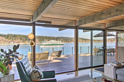 Waterfront Port Orchard Home w/Furnished Deck House in Bainbridge Island